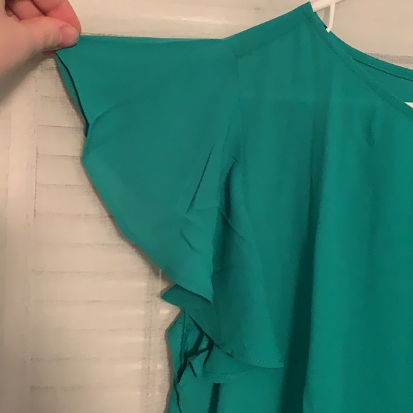 LOFT Kelly Green Ruffle Sleeve Blouse - Picture 4 of 6